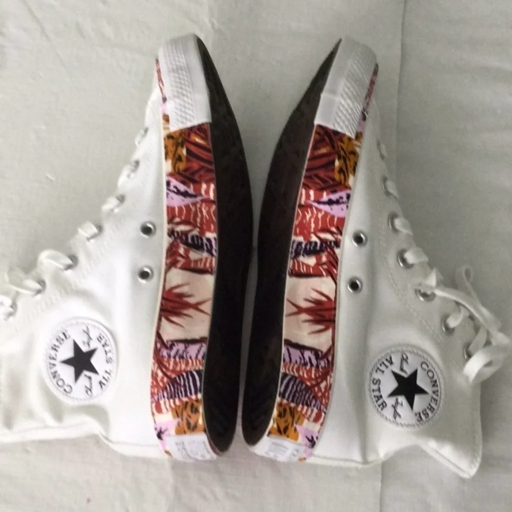 Converse Women’s CTAS HI Sneakers White/Muti Color Sz 7